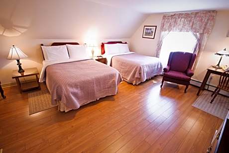 Standard Room with Two Double Beds