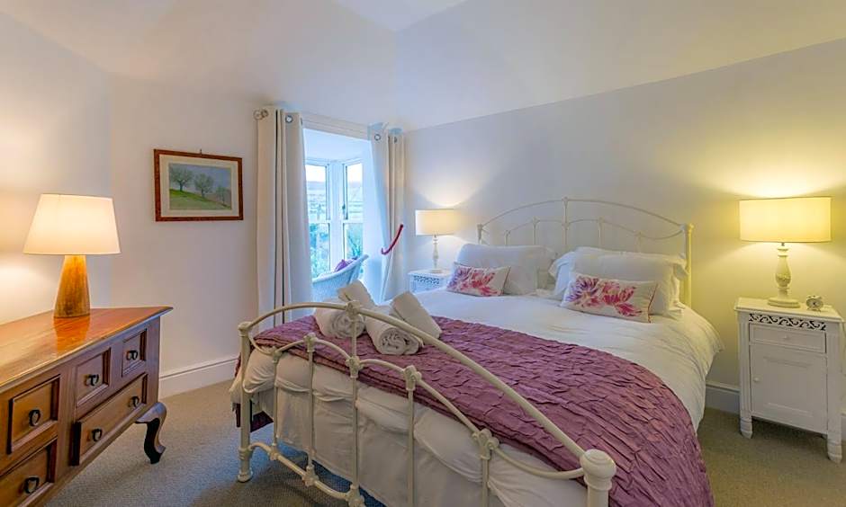 The White House at The Tinners Arms