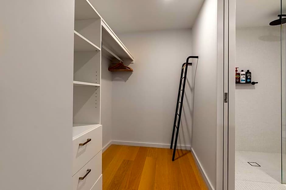 Stylish 2BR Sanctuary in the Heart of Braddon - Hosted by Canstay