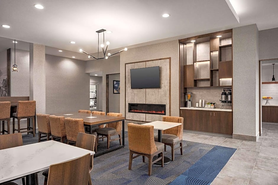 Hawthorn Suites by Wyndham Del Rio