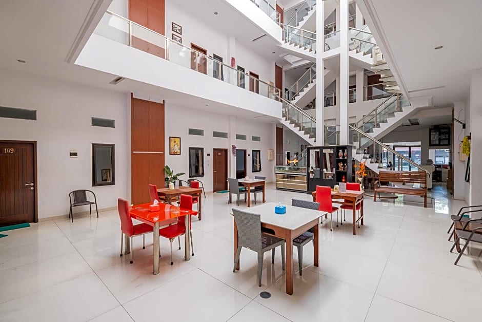 RedDoorz near Jawa Timur Park 3