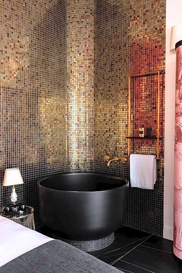 Upon Angels - Adults Only