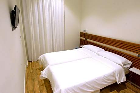 Twin Room with Private Bathroom