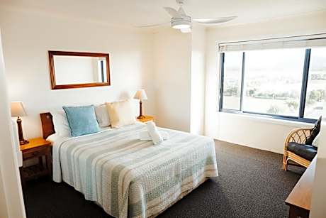 Two-Bedroom Apartment with Ocean View -  Level 4(North)
