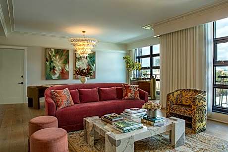 Celebration, Signature Suite, 1 King, Cityscape view