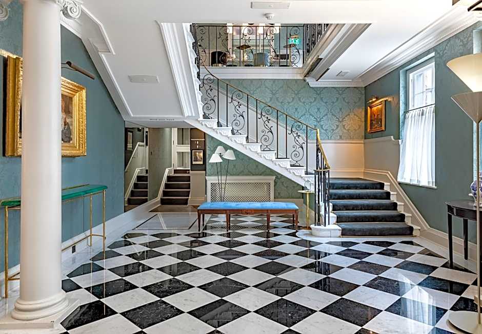 No. 30 Knightsbridge