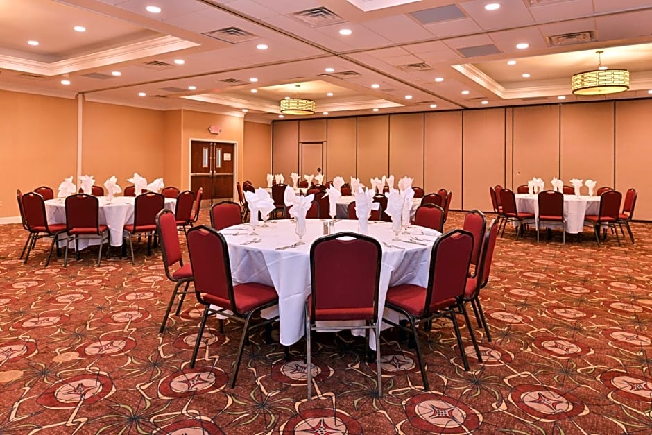 Holiday Inn New London by IHG