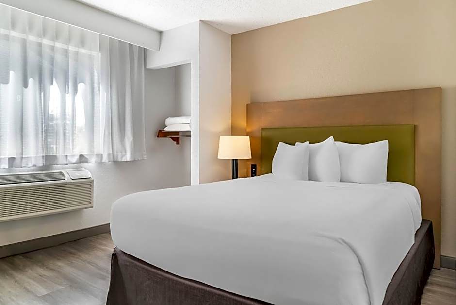 Country Inn & Suites by Radisson, Frederick, MD