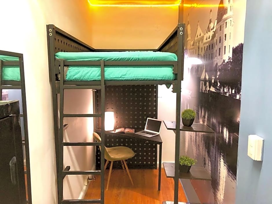 Roomies Hostel Condesa