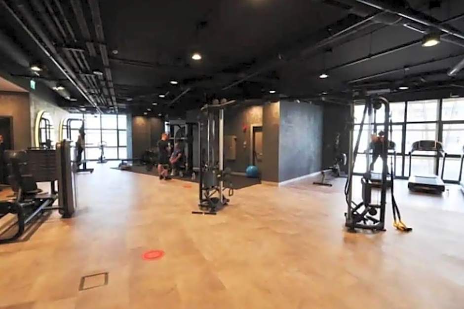 Luxury suites with gym and pool floor40