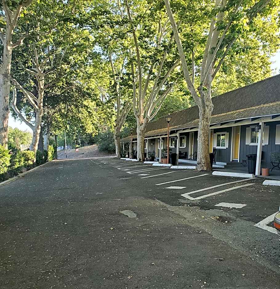 The Gold Lodge