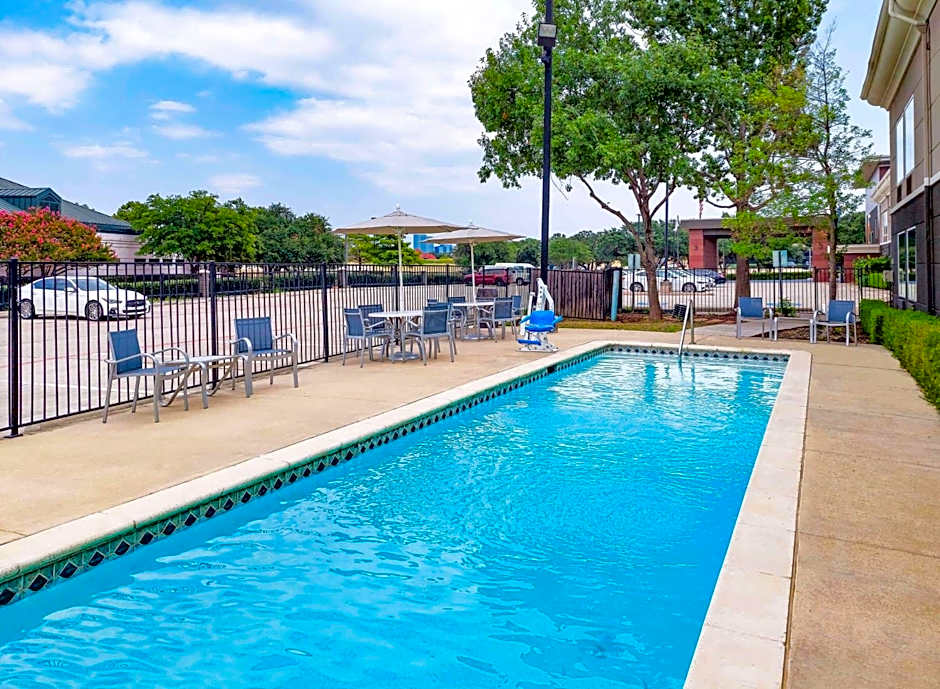 La Quinta Inn & Suites by Wyndham Las Colinas