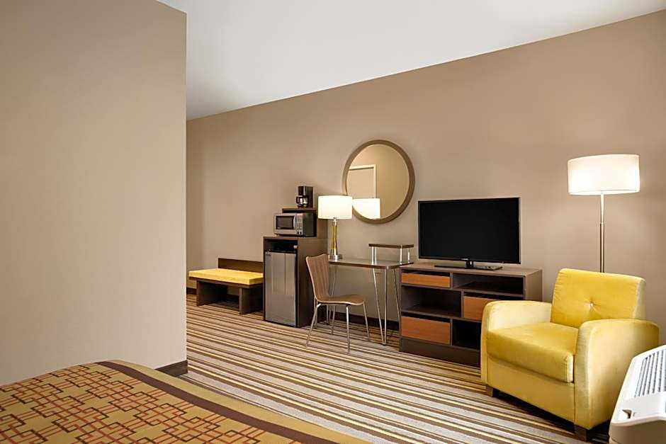 Super 8 by Wyndham Hershey