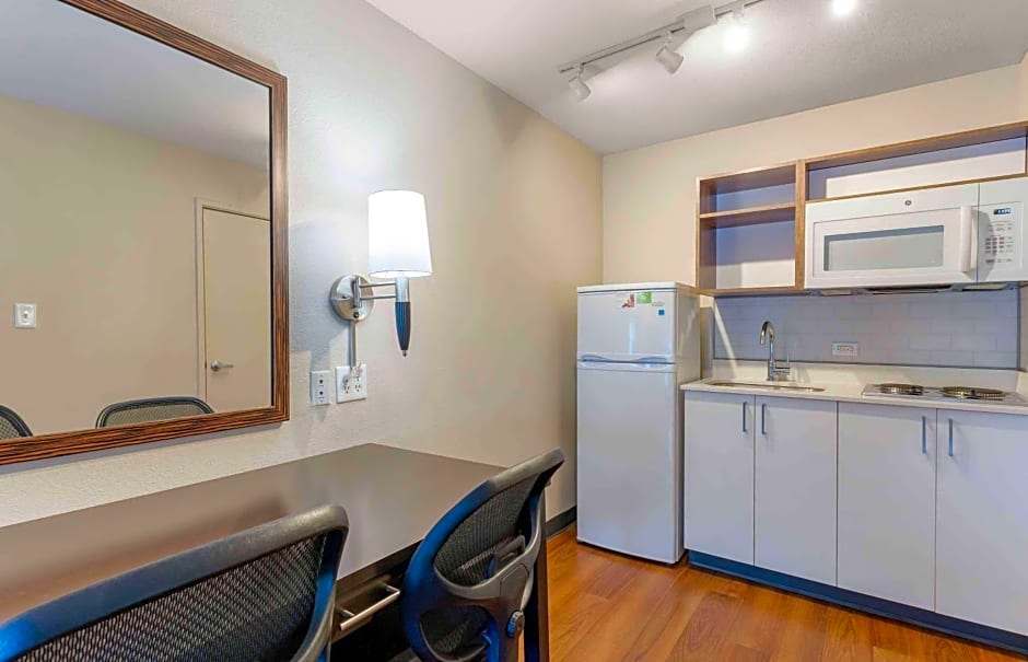 Extended Stay America Suites - San Francisco - San Mateo - SFO