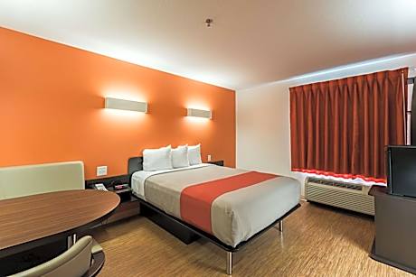 Motel 6-Moosomin, SK