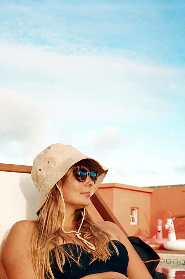 SALT LIPS - Azores Surf Experience