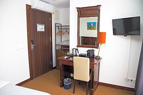 Single Room with Private Bathroom