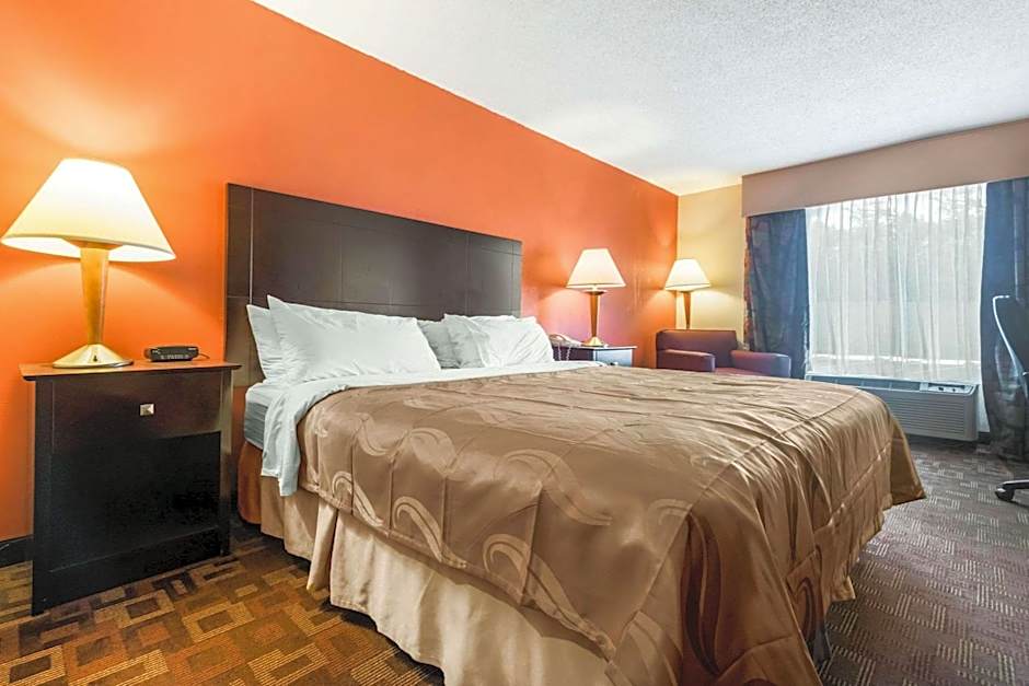 Quality Inn & Suites Lawrenceburg