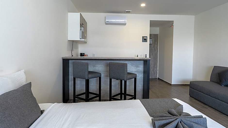 SR Hotel