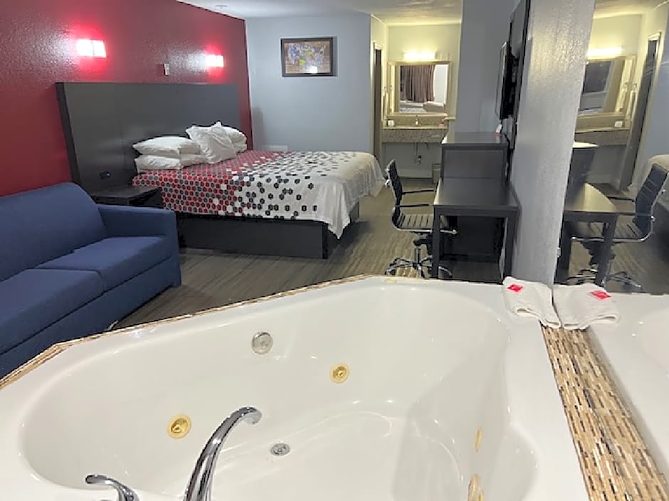 Photo 1 of 3 of 1 King Bed, Nonsmoking