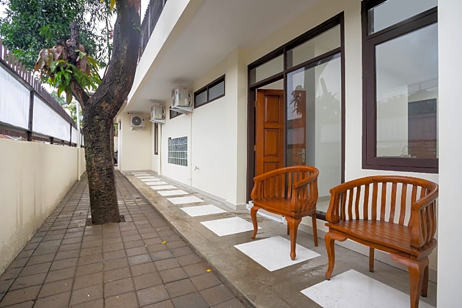 OYO 3209 Hegarbudhi Residence