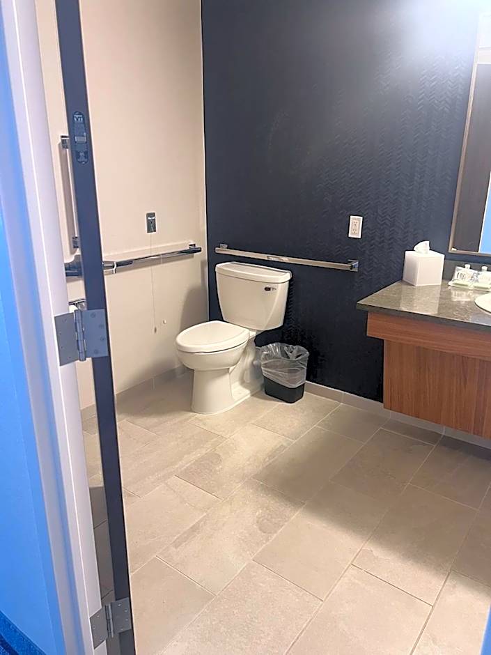 Fairfield Inn and Suites by Marriott Springfield Enfield