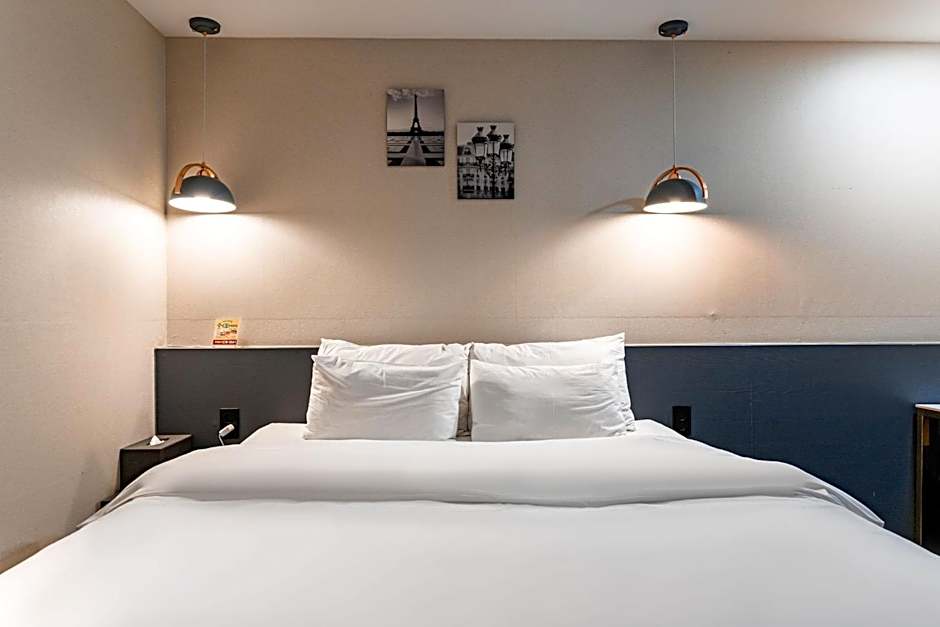 KNox Hotel