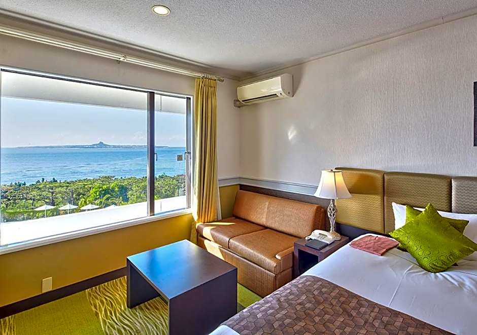 Royal View Hotel Churaumi
