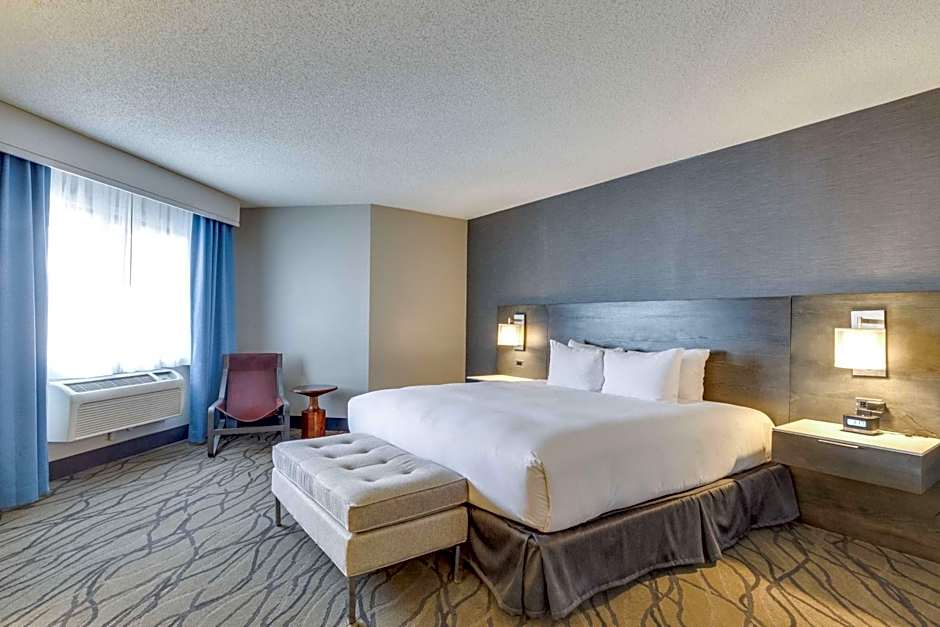 DoubleTree by Hilton Racine Harbourwalk