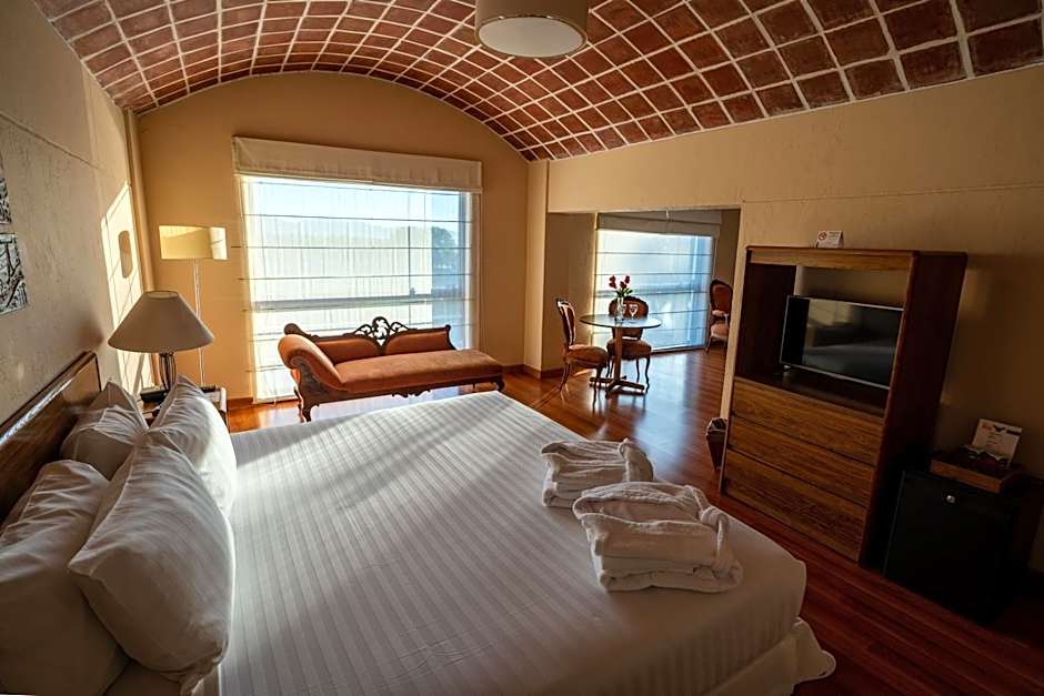 El LAGO HOTEL by Luoxo