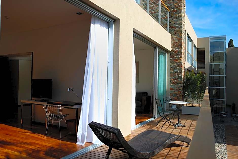 San Isidro Plaza Hotel