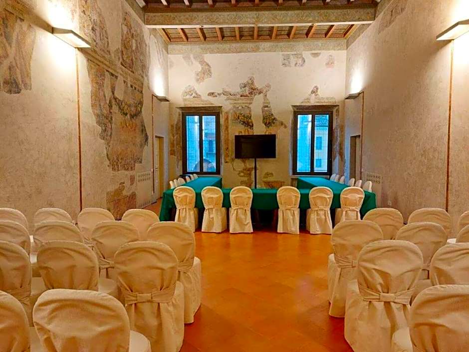 Cà Uberti Palace Hotel, MantegnaHotels