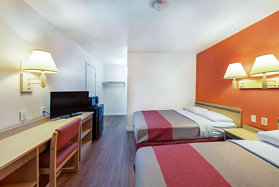 Motel 6-Greenville, TX