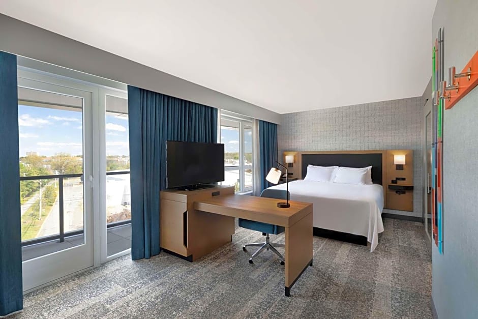 Hampton Inn By Hilton & Suites Watertown Boston