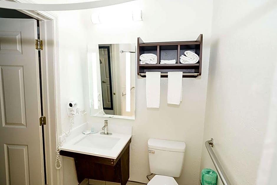 MainStay Suites Knoxville Airport