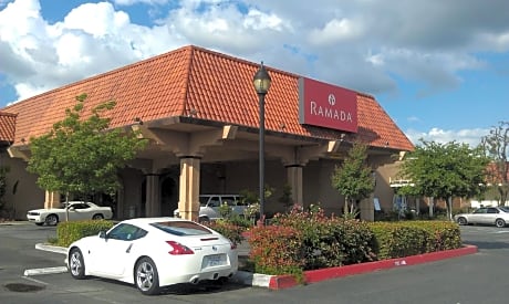 Ramada by Wyndham Fresno North