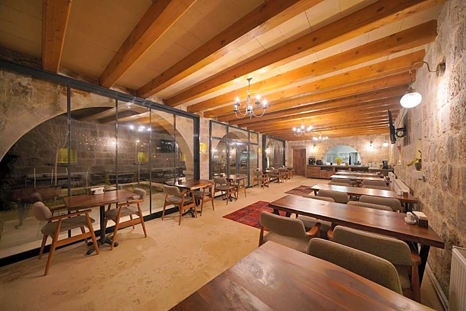 Secret Hill Cave Suites
