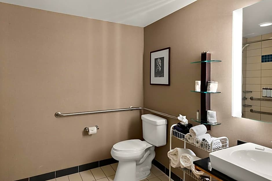 Cambria Hotel Columbus - Polaris