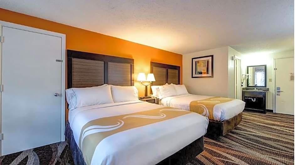 Quality Inn Creekside - Downtown Gatlinburg