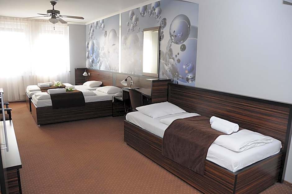 Green Hotel Budapest