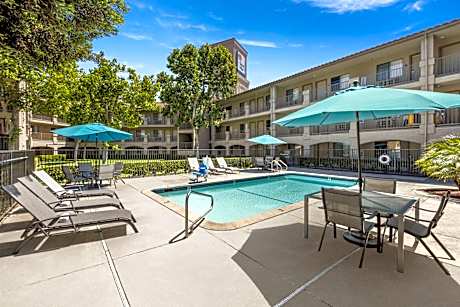 Inn at Rohnert Park