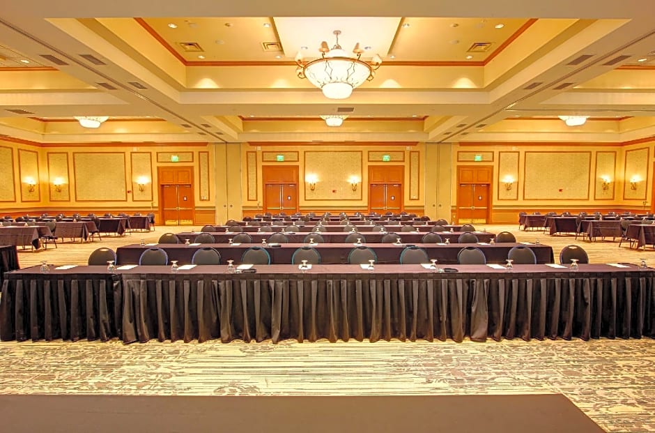 DoubleTree by Hilton Denver Central Park