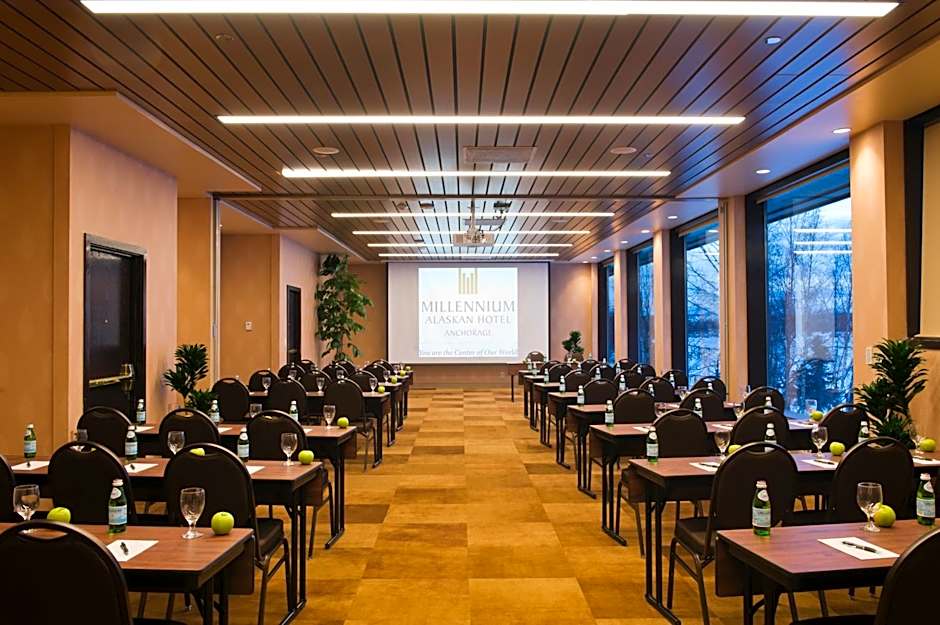 The Lakefront Anchorage - A Millennium Hotel