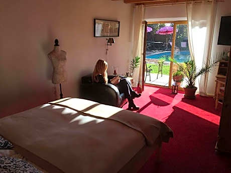 Honeymoon Suite