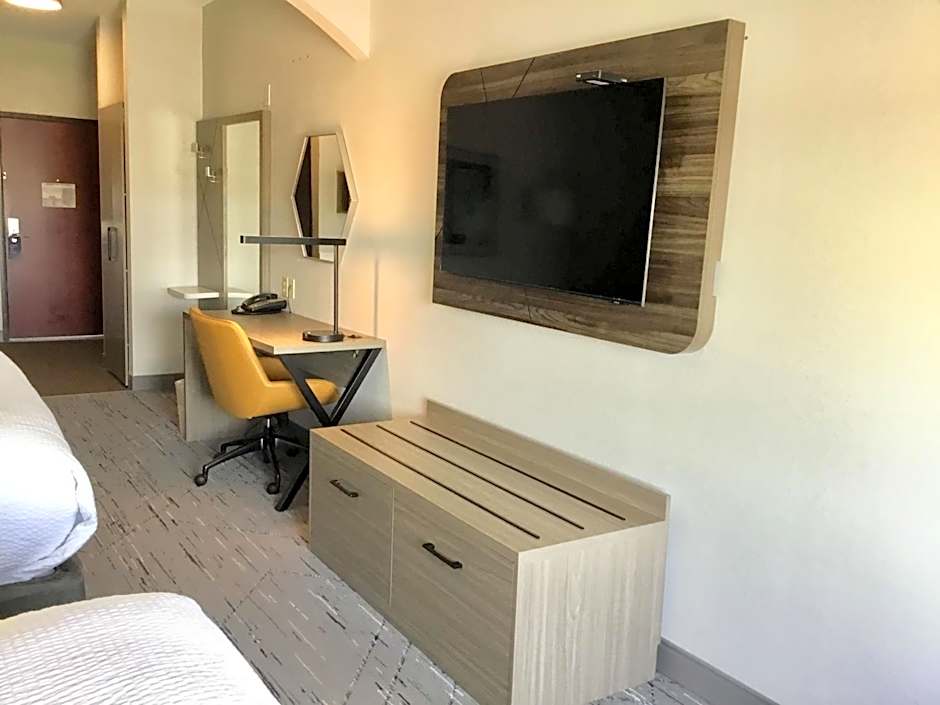 Holiday Inn Express Pratt By IHG