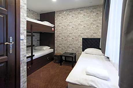Triple Room with Private Bathroom