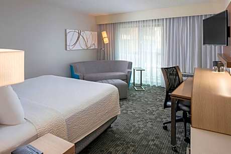 King Room with Sofa Bed - Hearing Accessible