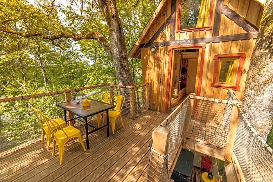 Cabanes dans les arbres avec spa Lot et Dordogne