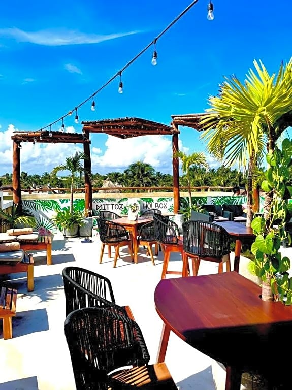 HOTEL MITTOZ HOLBOX