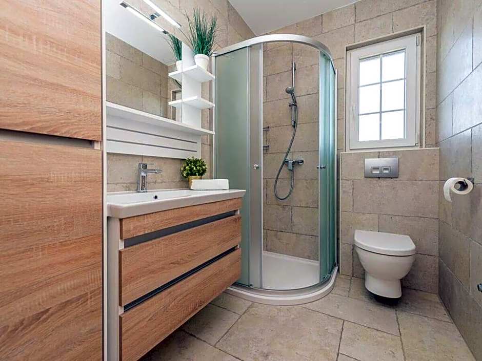 Villa Kirsten with heated pool, jacuzzi and sauna - by TA Leut Agency